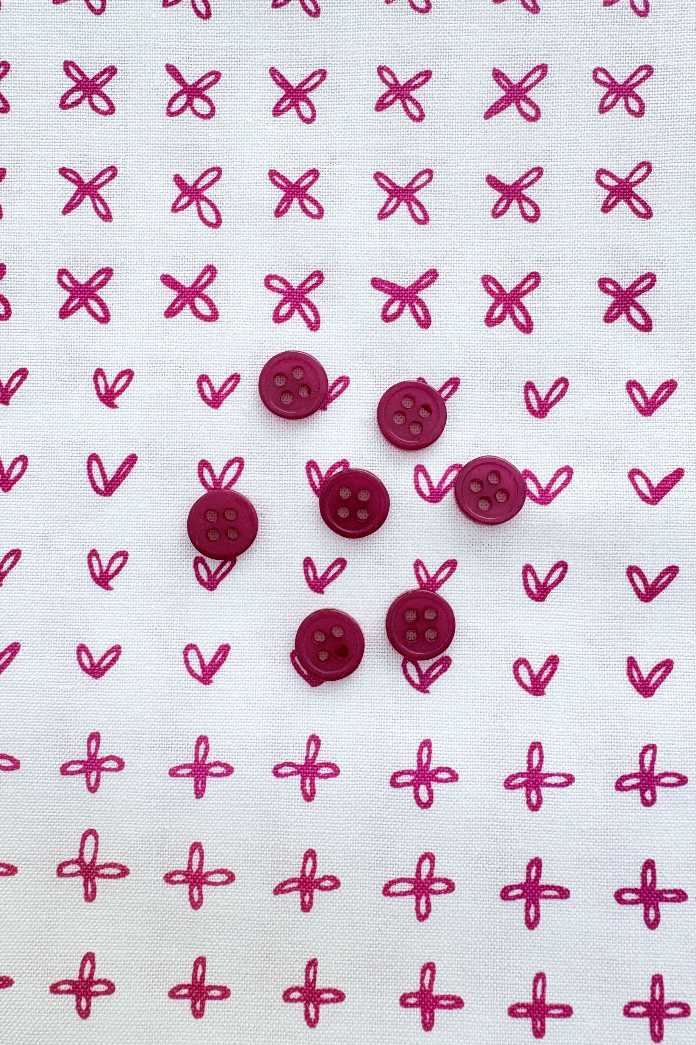 Fuschia button 19mm