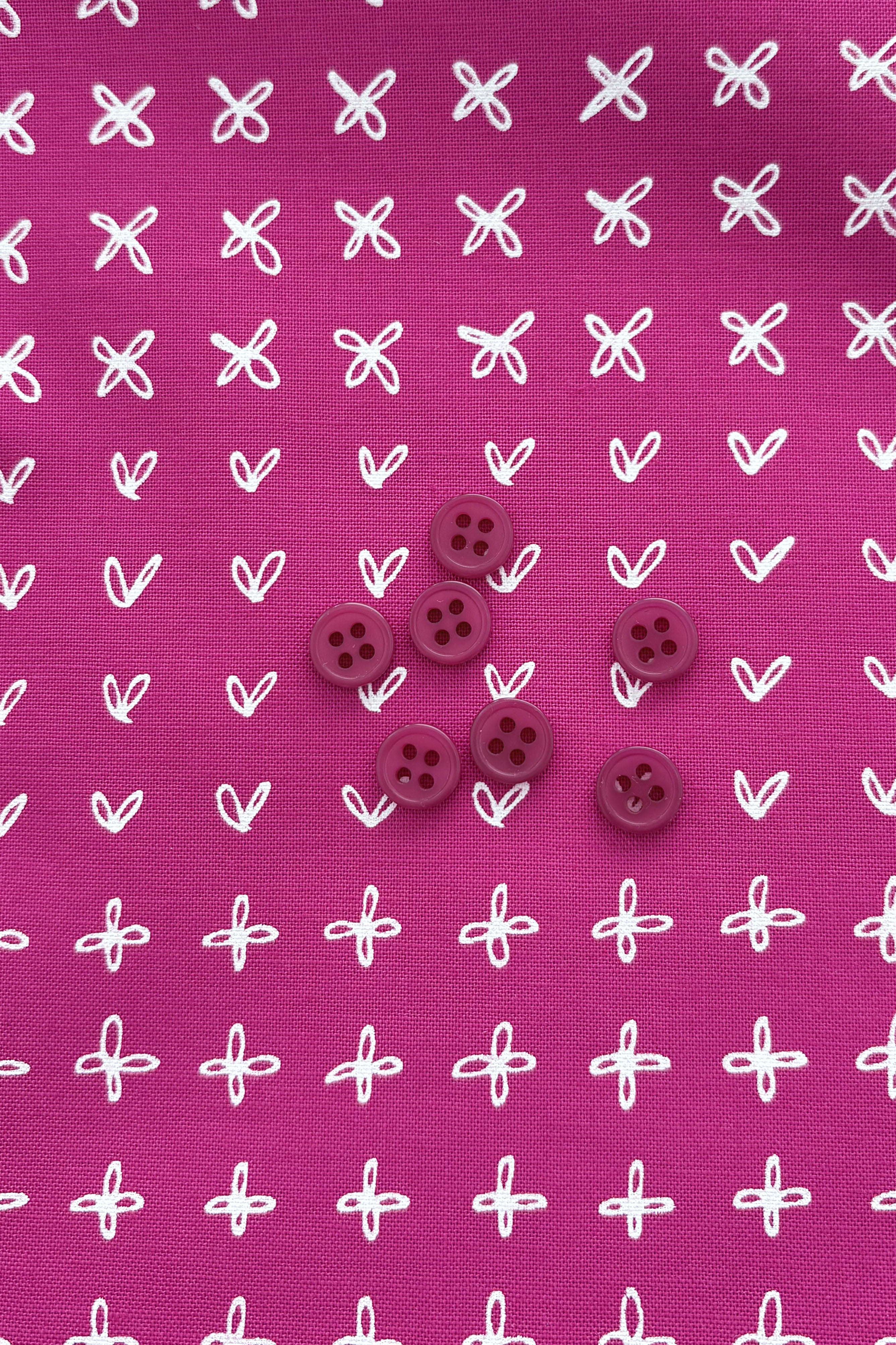 Fuschia button 19mm