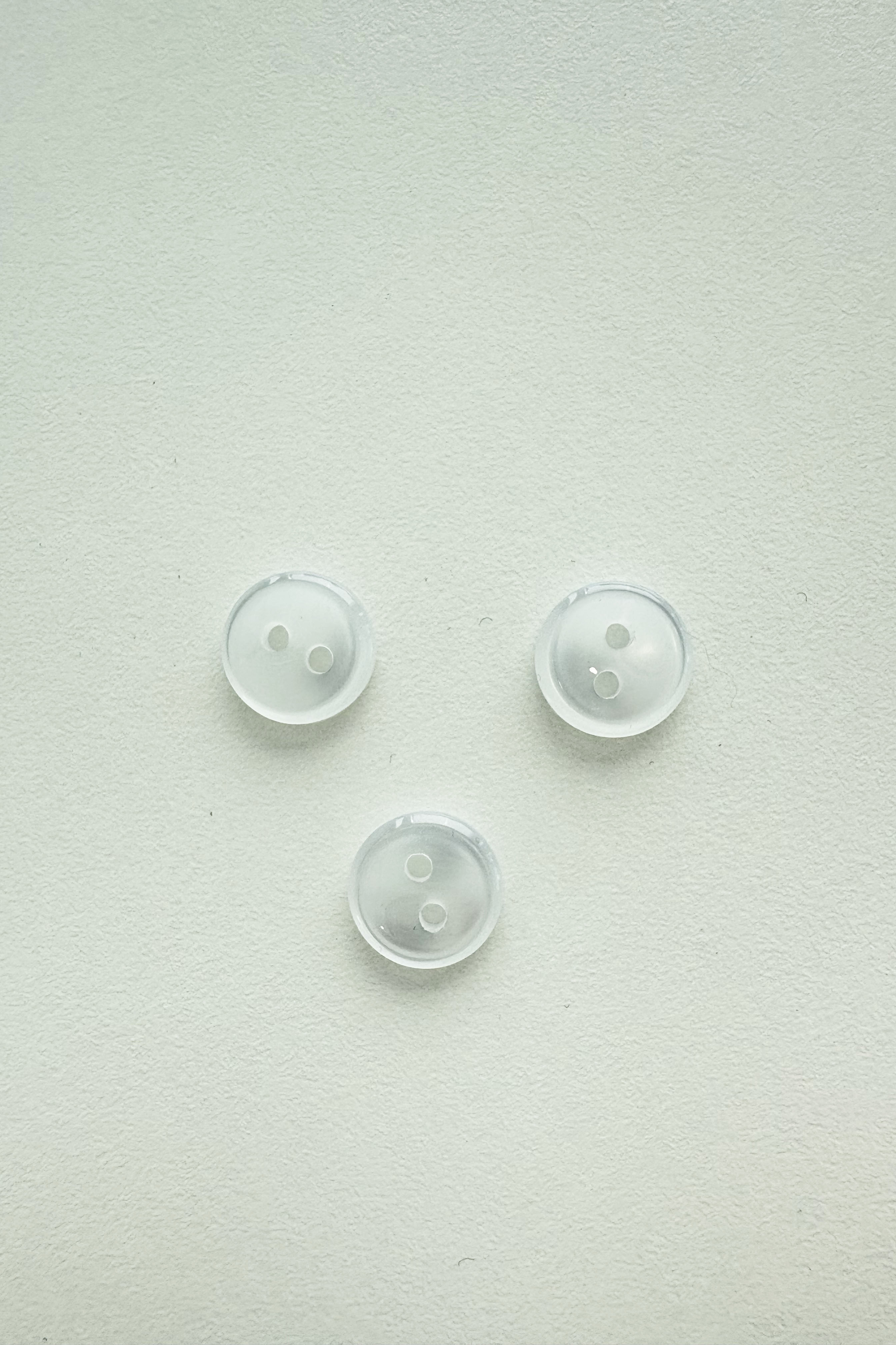 Clear white button 10mm