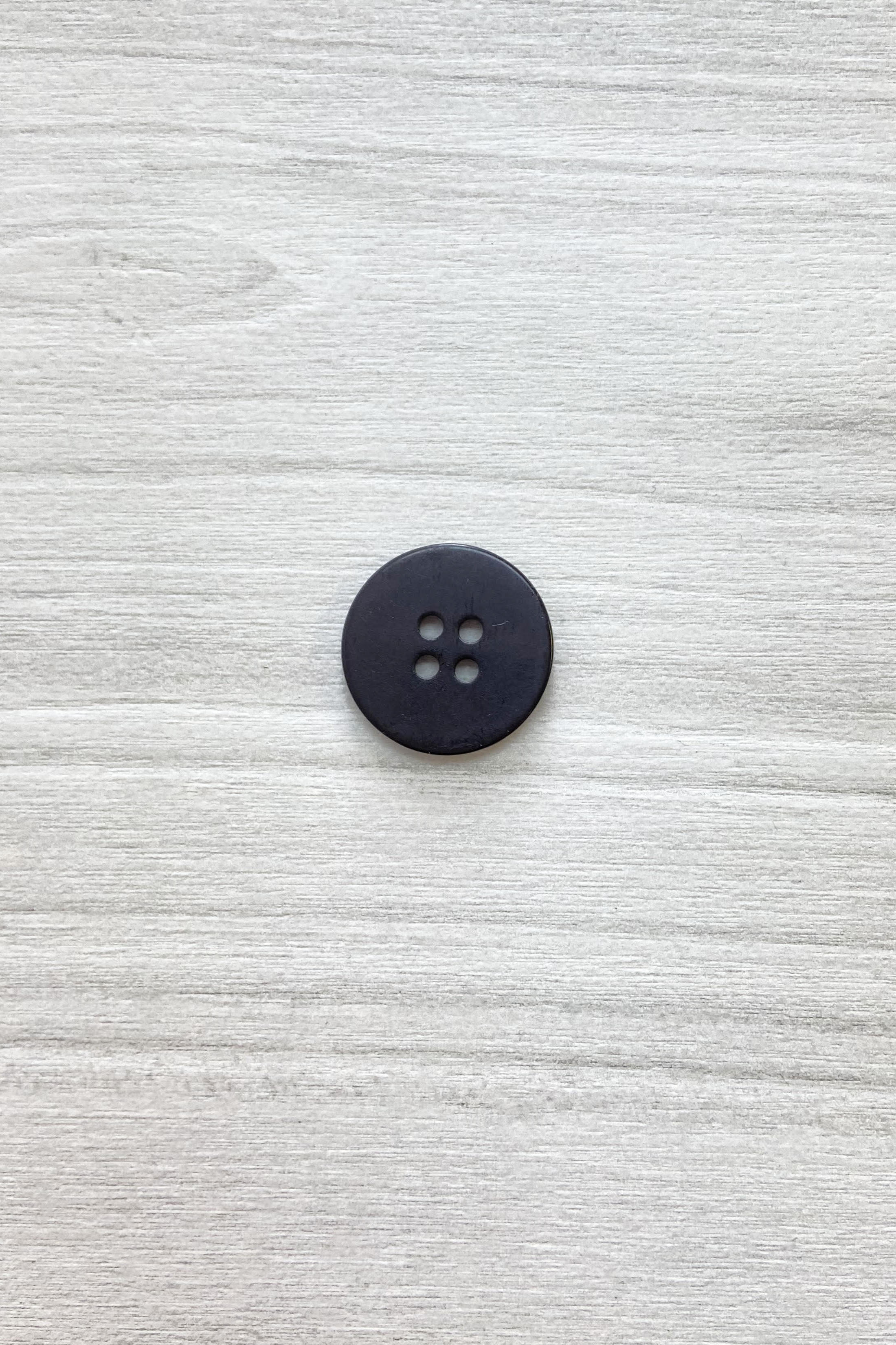 Black button 18mm