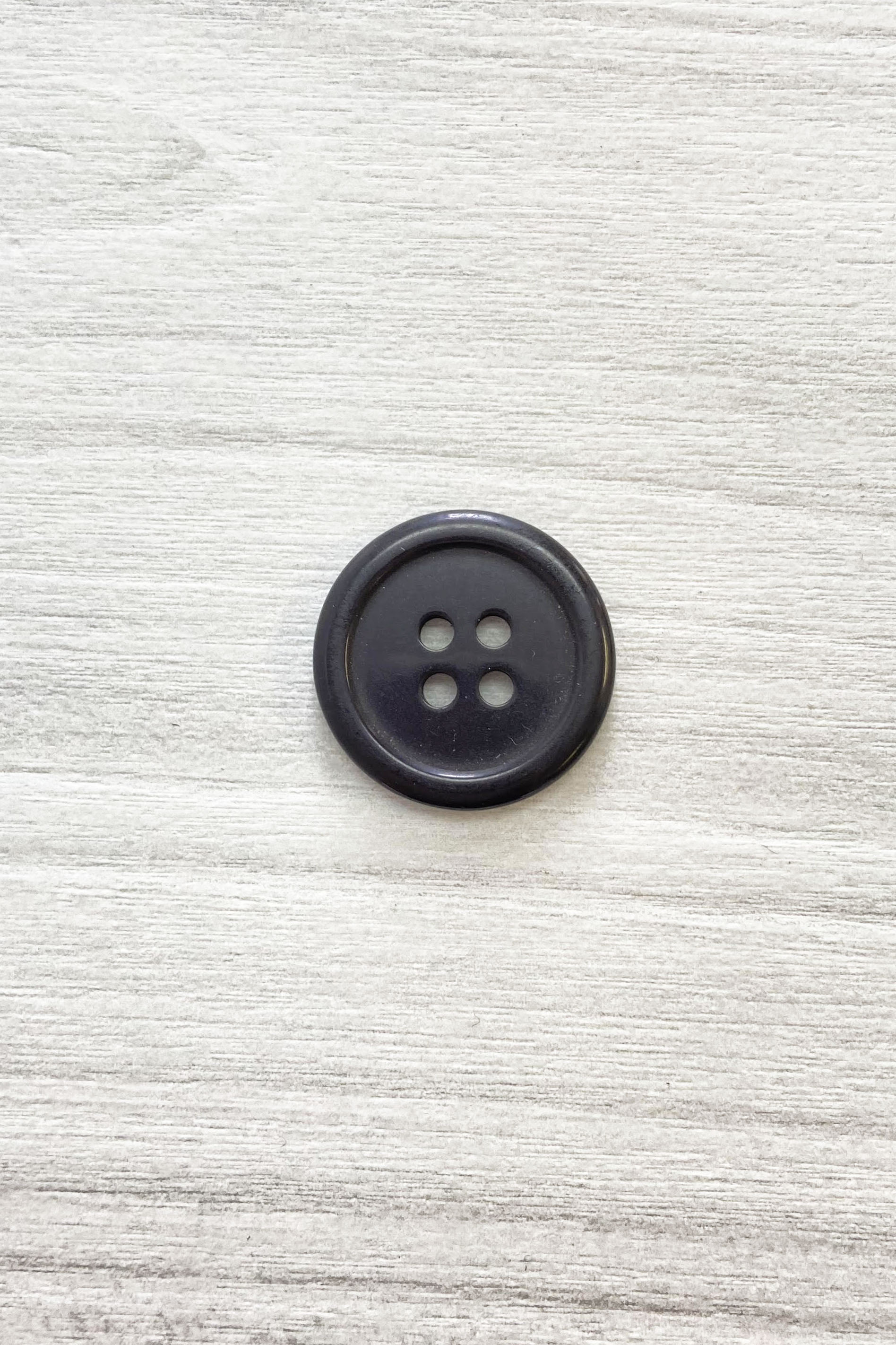 Black button 18mm